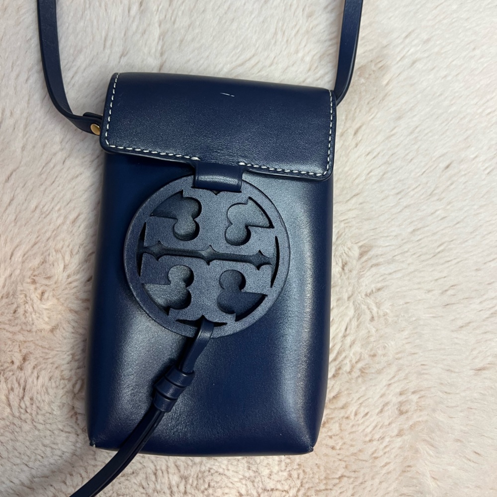 Miller Leather Smartphone Crossbody in Navy Blue